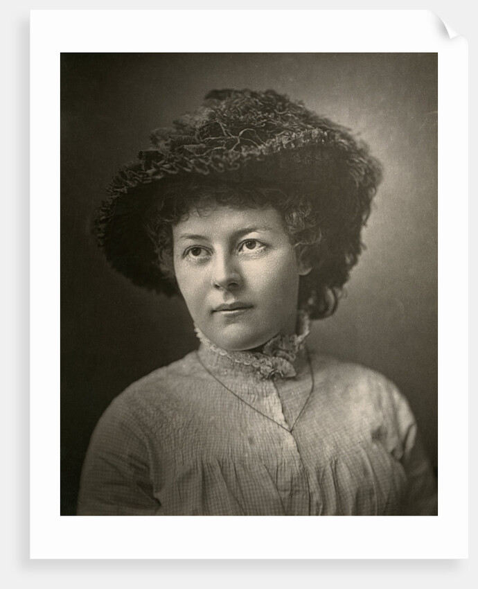 Adela Measor, Irish actress by London Stereoscopic & Photographic Co