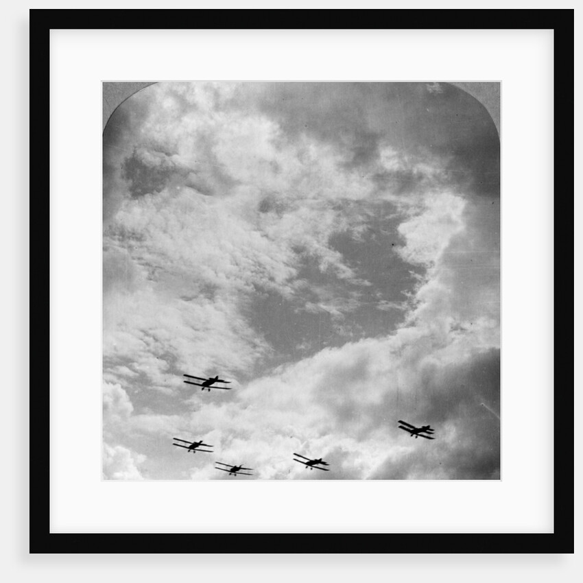 A battle squadron in fighting formation, World War I by Realistic Travels Publishers