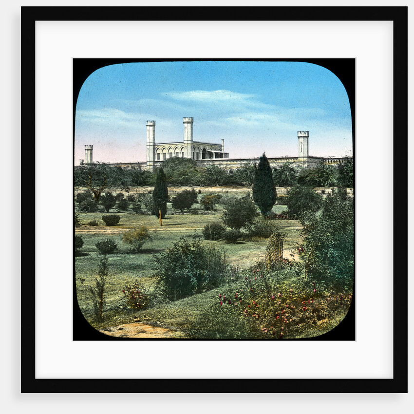 Railway station, from the Queen's Garden, Delhi, India by Anonymous