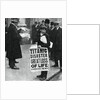 Newspaper boy with news of the Titanic disaster by Anonymous