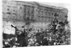 The official notice of the armistice being read, Buckingham Palace by Anonymous