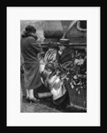 Flower sellers, Piccadilly Circus, London by Anonymous
