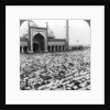 Praying at Jumma Musjid, Delhi, India by Underwood & Underwood