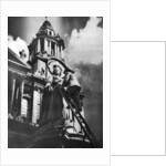 Cleaning the statue of Queen Anne as part of King George V's silver jubilee celebrations by Anonymous