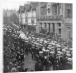 Sailors pulling the gun carriage carrying the coffin of Queen Victoria, Windsor, Berkshire by Anonymous