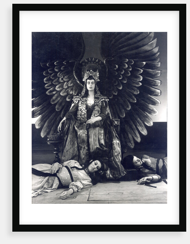 Antony and Cleopatra 1953, Cleopatra Iras and Charmian all commit suicide by Angus McBean