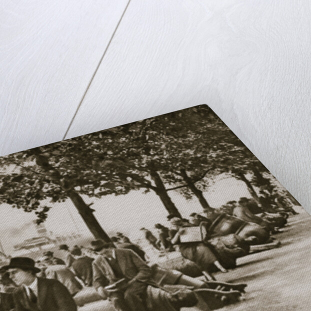 City workers lunching at Tower wharf, seated on old cannons by Anonymous