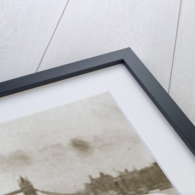 Roof garden of the Langbourne Club for City women by Anonymous