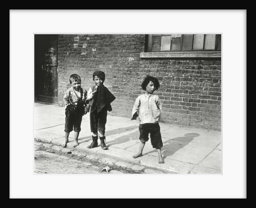 Street urchins in Lambeth by Anonymous