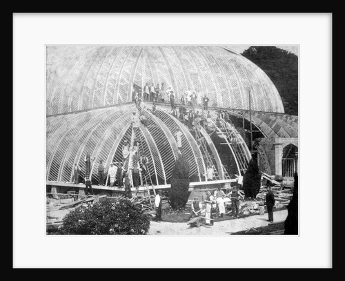 Making repairs to the Great Conservatory at Chatsworth by Anonymous