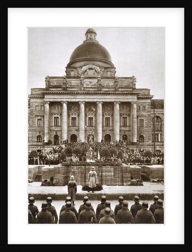 Ceremony honouring the German war dead of WWI before the Army Museum in Munich by Anonymous