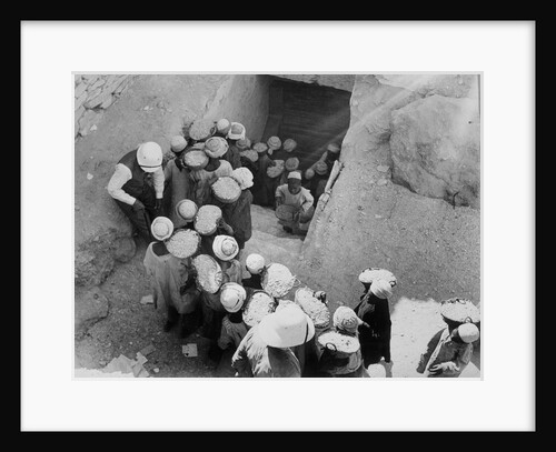 Closing the Tomb of Tutankhamun by Harry Burton