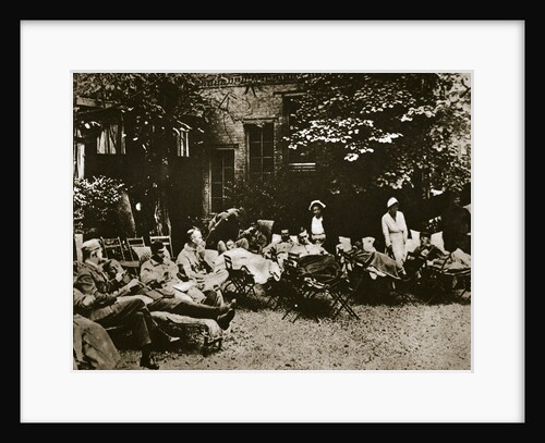 Injured soldiers recuperating at an American hospital in Paris by Anonymous