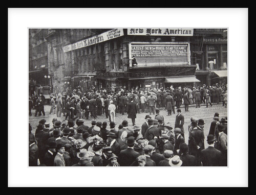 Reports of the sinking of the 'Titanic' arrive in New York by Anonymous