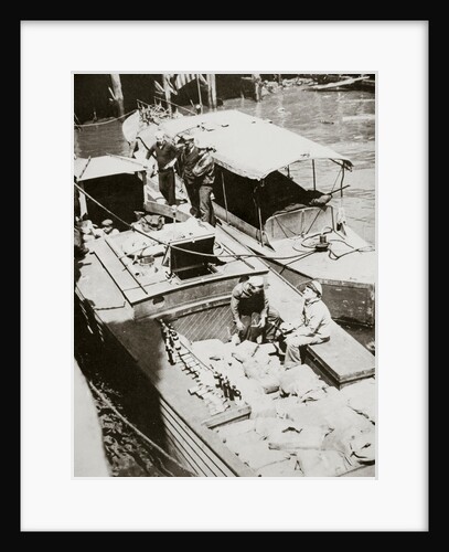 A rum-running boat caught smuggling in 2000 bottles by Anonymous