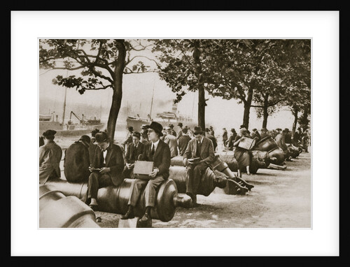 City workers lunching at Tower wharf, seated on old cannons by Anonymous