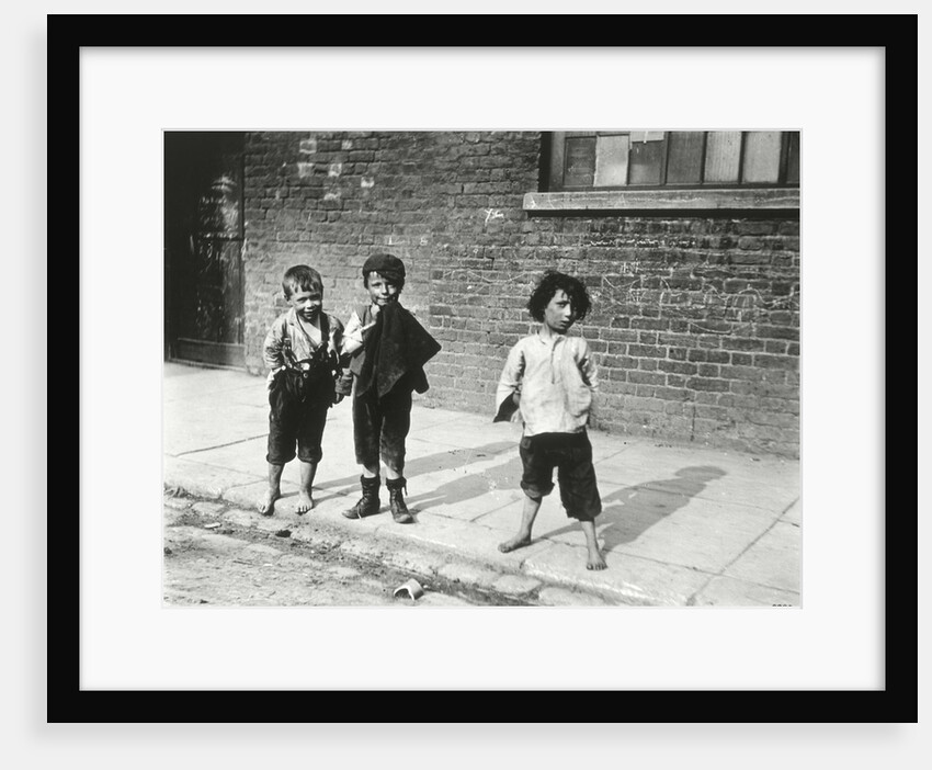 Street urchins in Lambeth by Anonymous