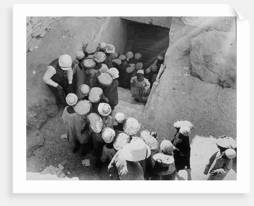 Closing the Tomb of Tutankhamun by Harry Burton