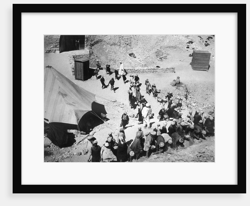 Closing the Tomb of Tutankhamun by Harry Burton
