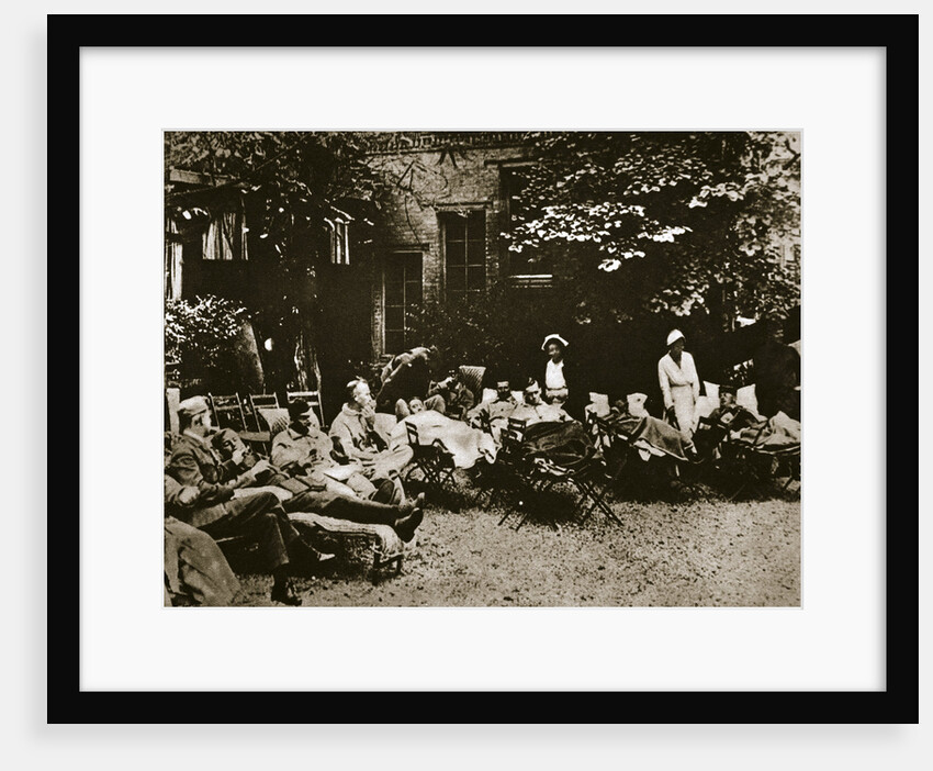 Injured soldiers recuperating at an American hospital in Paris by Anonymous