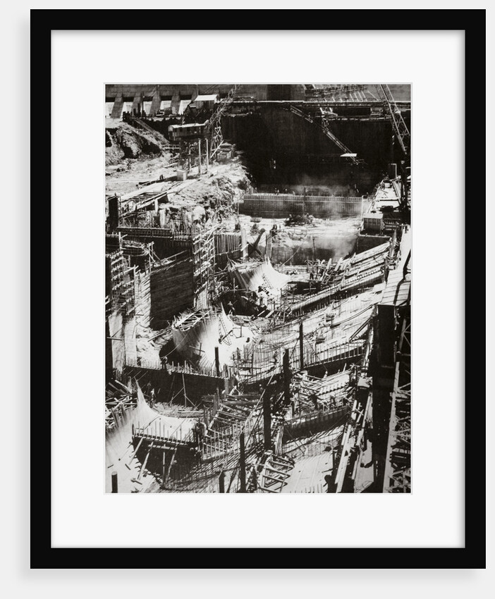 Building the Fort Loudon Dam by Anonymous
