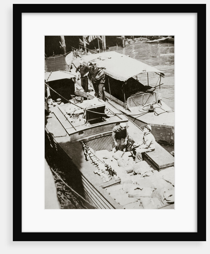 A rum-running boat caught smuggling in 2000 bottles by Anonymous