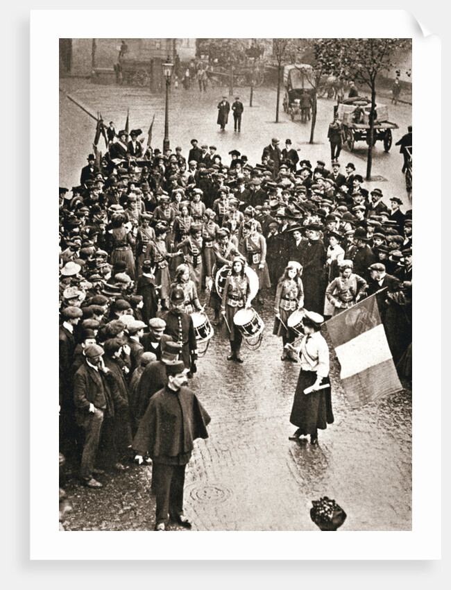 The Women's Social and Political Union fife and drum band out for the first time by Anonymous
