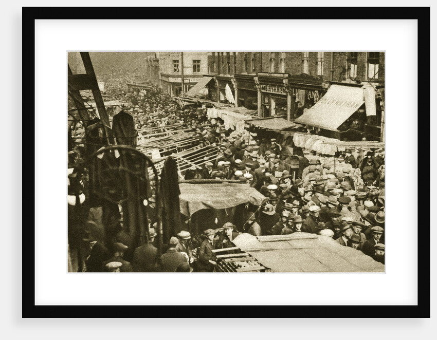 Petticoat Lane Market on Middlesex Street by Anonymous