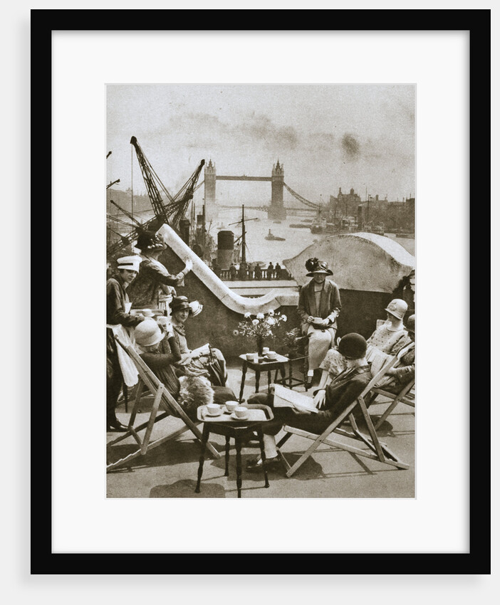 Roof garden of the Langbourne Club for City women by Anonymous