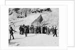 Crowd outside Tutankhamun's tomb by Harry Burton