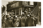 Londoners rushing for a bus on Ludgate Hill by Anonymous