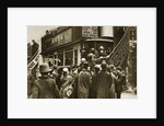 Londoners rushing for a bus on Ludgate Hill by Anonymous