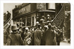 Londoners rushing for a bus on Ludgate Hill by Anonymous