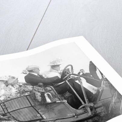 A Bevy of Beauties in the Back Seat by Andrew Pitcairn-Knowles