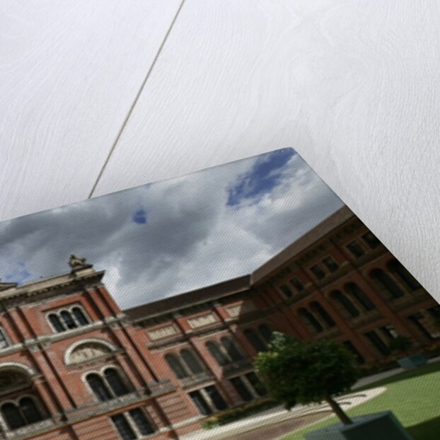 V&A Museum, John Madejski Garden by Anonymous