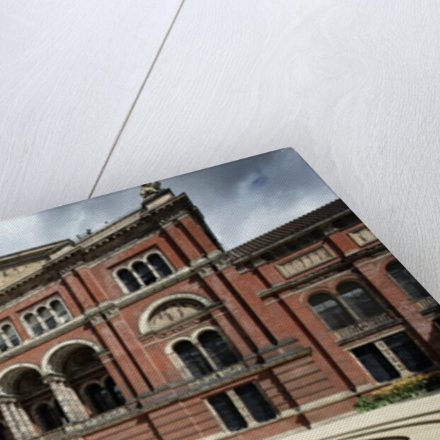 V&A Museum, John Madejski Garden by Anonymous
