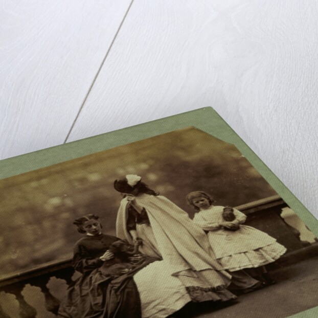 Isabella Grace, Clementina and Agnes Elphinstone by Clementina Hawarden