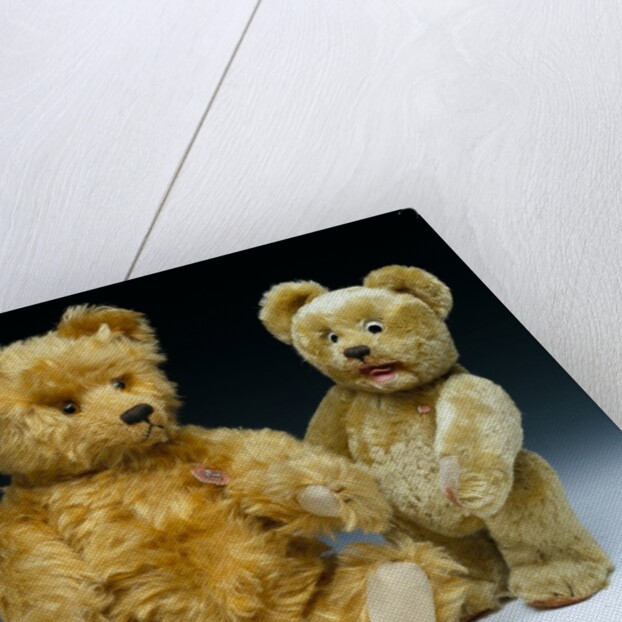 Three teddy bears by Shuco