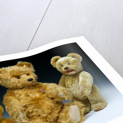 Three teddy bears by Shuco