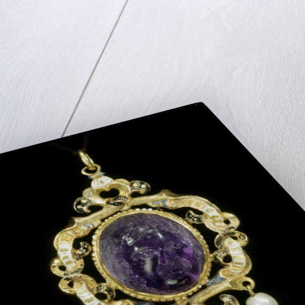 Pendant cameo of Medusa with the Gatacre Jewel by Unknown