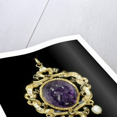 Pendant cameo of Medusa with the Gatacre Jewel by Unknown