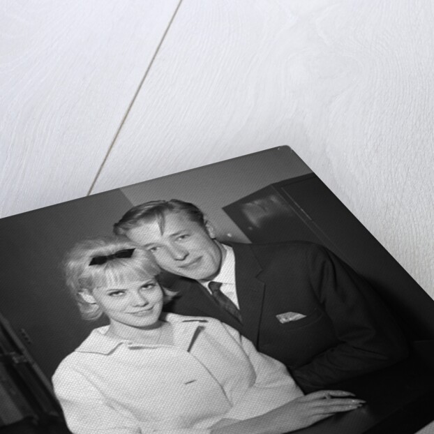 Wendy Richards and Mike Sarne by Harry Hammond