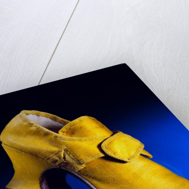 Woman's shoe. Britain, early 18th century by Unknown