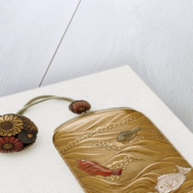Inro depicting fish and sea creatures by Kakosai