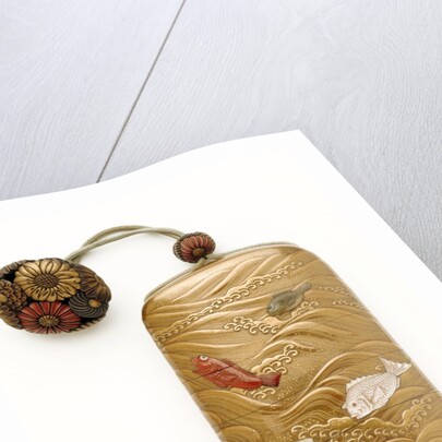 Inro depicting fish and sea creatures by Kakosai
