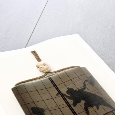 Inro depicting performing figures seen through a shoji by Unknown
