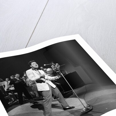 Cliff Richard performing by Harry Hammond