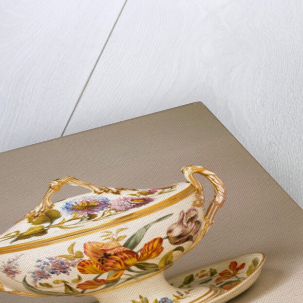 Tureen with cover and stand by William Pegg & William Billingsley