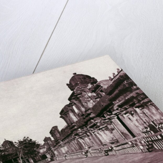 Arcade on the inner side of the wall surrounding the Great Pagoda by Captain Linnaeus Tripe