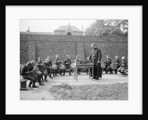 A Lesson in Rope-splicing and Knots by Andrew Pitcairn-Knowles